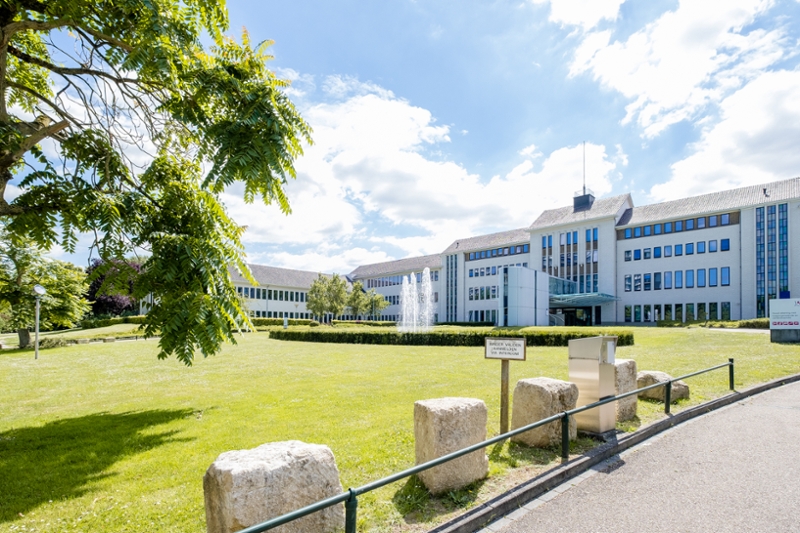 Zittingszaal ter illustratie
